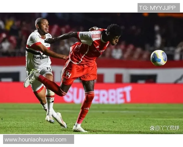 圣保罗主场迎战巴西国际争夺联赛关键三分的精彩对决